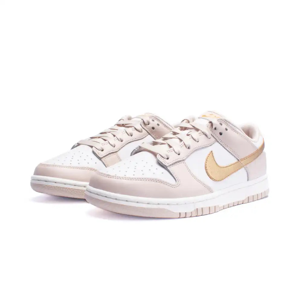 Tênis Nike Dunk Low Phantom Metallic Gold