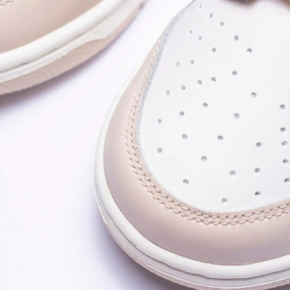 Tênis Nike Dunk Low Phantom Metallic Gold