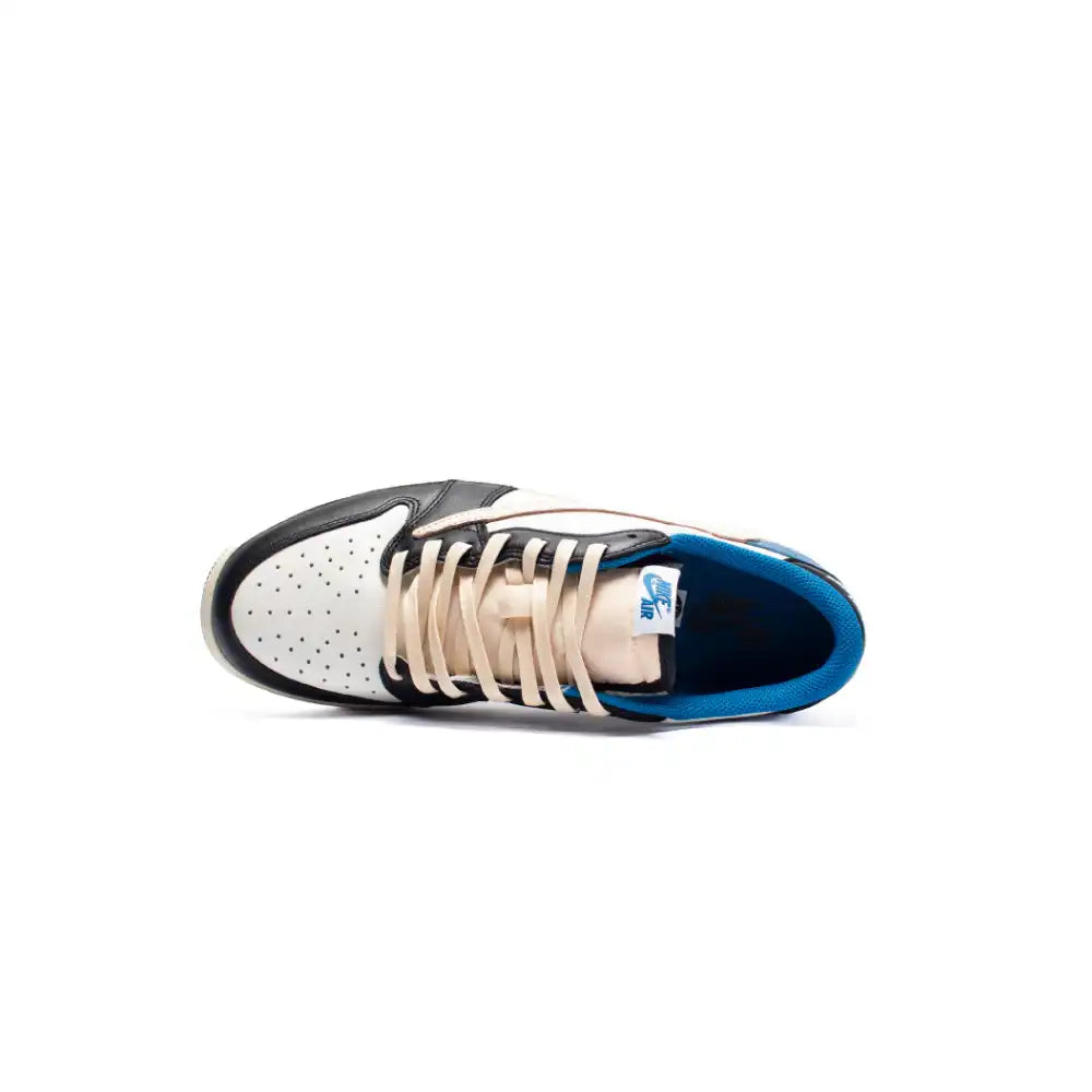 Tênis Travis Scott x Fragment Design x Air Jordan 1 Low