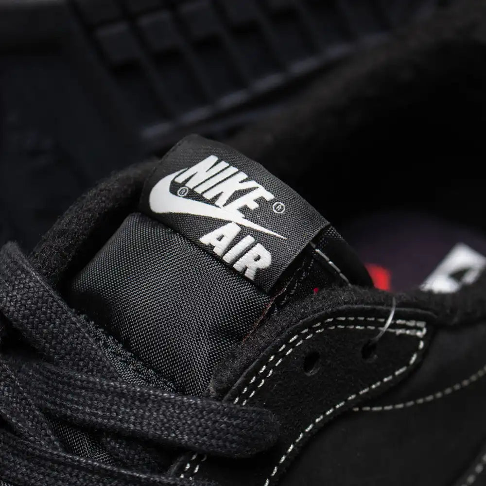 Tênis Travis Scott x Air Jordan 1 Low OG TD Black Phantom