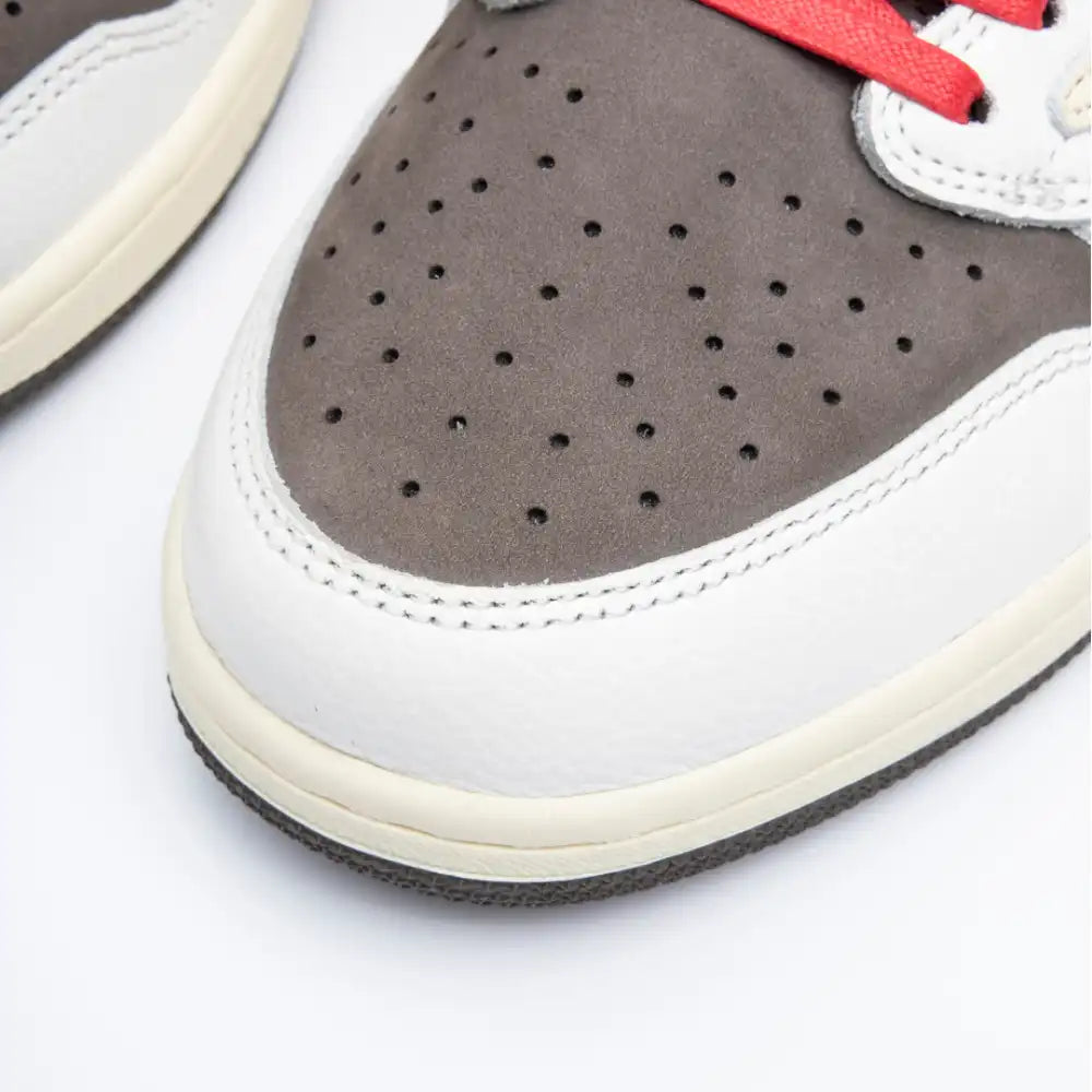 Tênis Travis Scott x Air Jordan "Reverse Mocha”