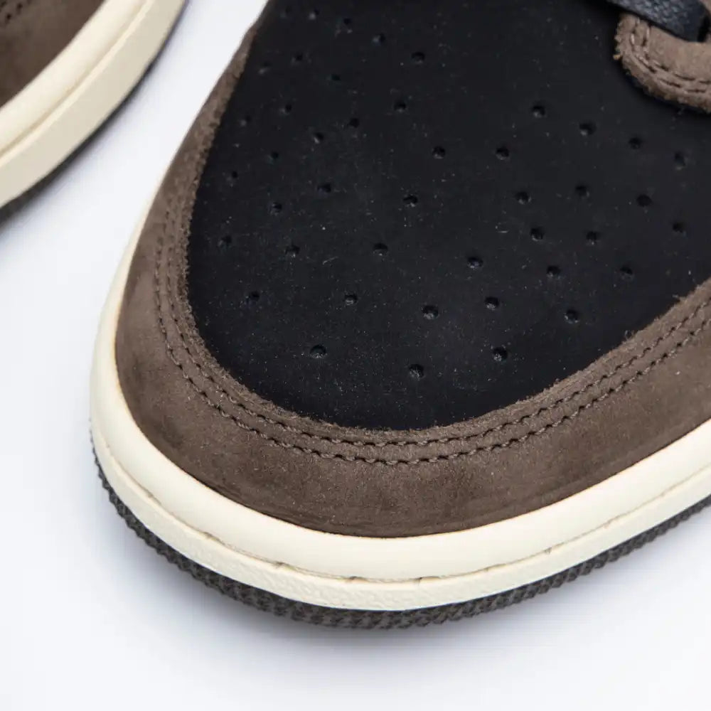 Tênis Travis Scott x Air Jordan 1 Low OG