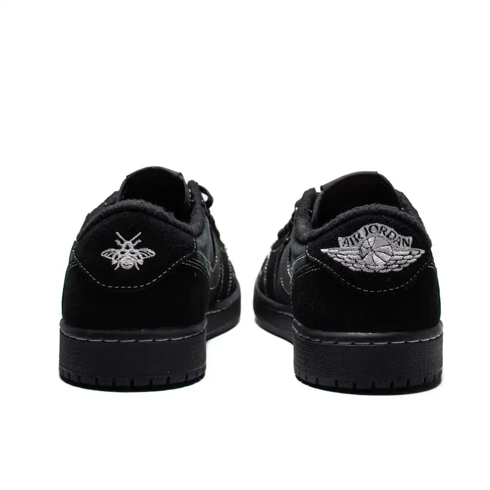 Tênis Travis Scott x Air Jordan 1 Low OG TD Black Phantom