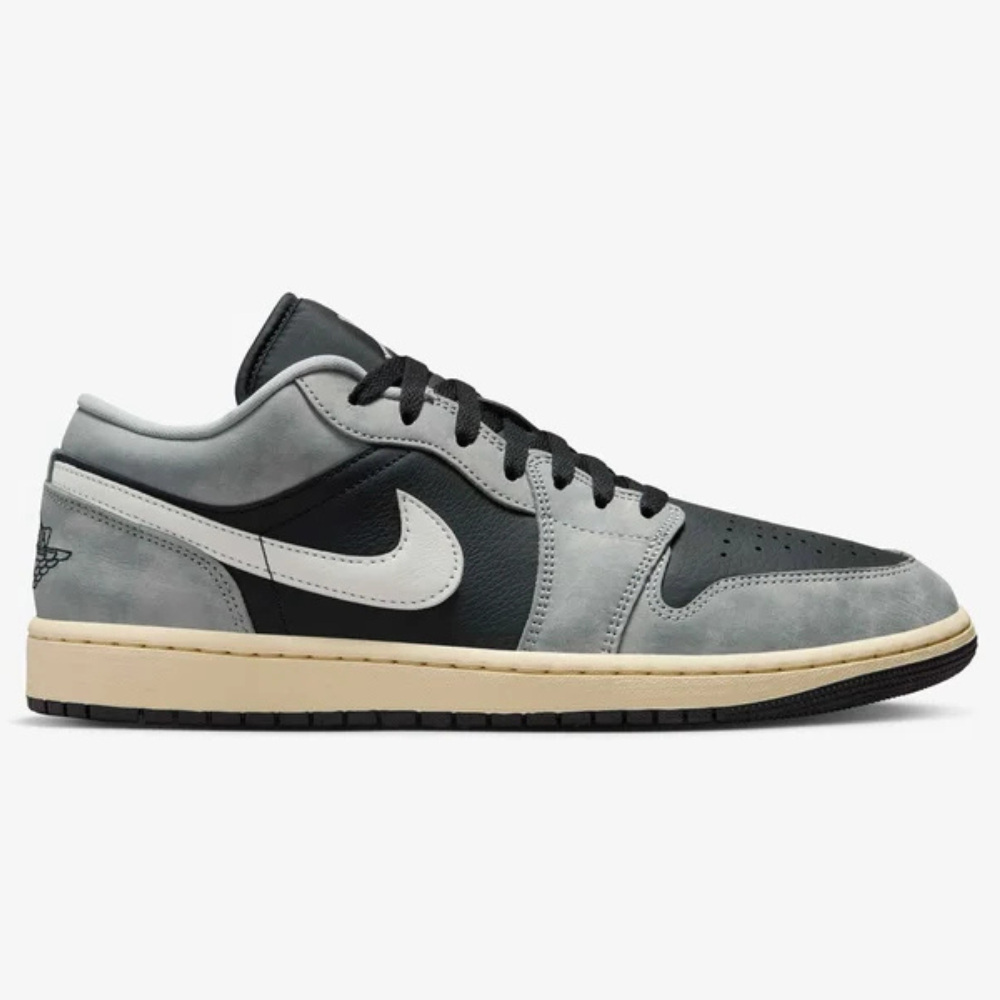 Tênis Air Jordan 1 Low SE Light Smoke Grey Sail Muslin Black