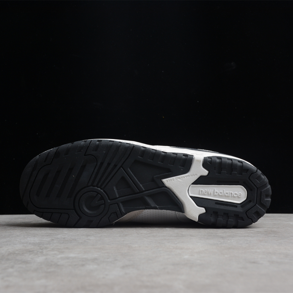 Tênis New Balance 550 White Black