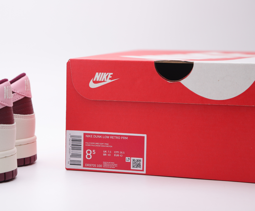 Tênis Dunk Low “Valentine's Day”