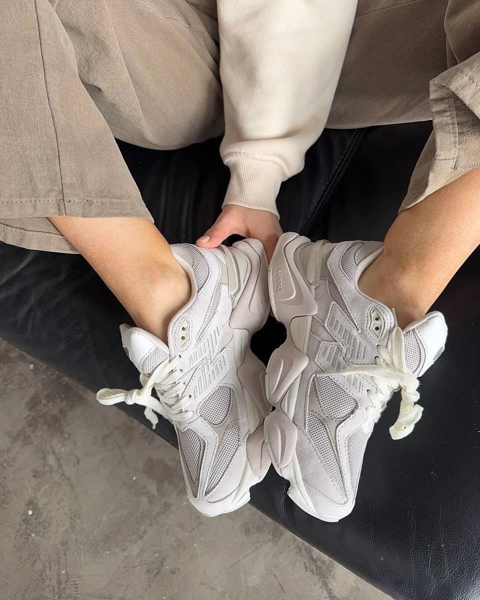 New Balance 9060 Moonbean