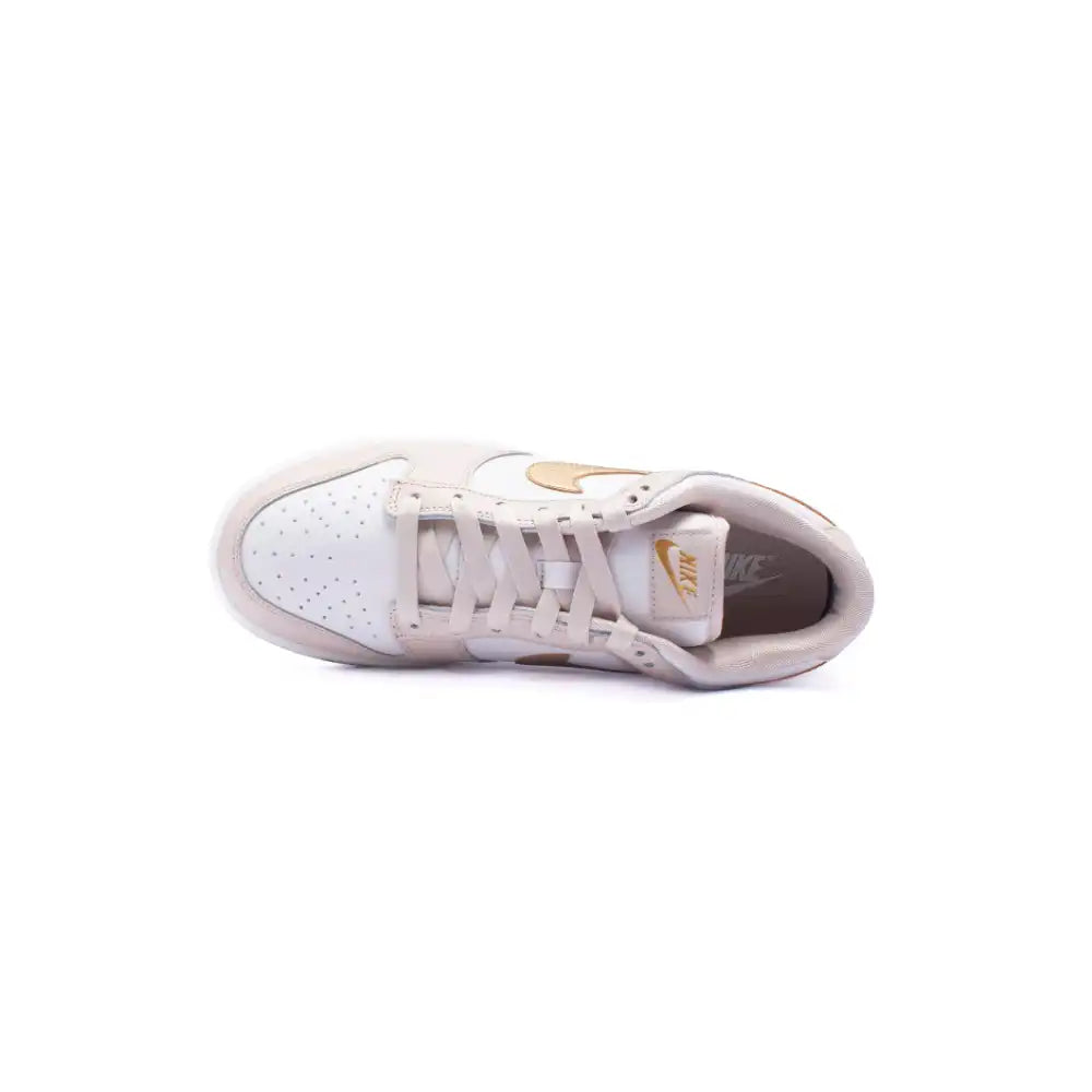 Tênis Nike Dunk Low Phantom Metallic Gold
