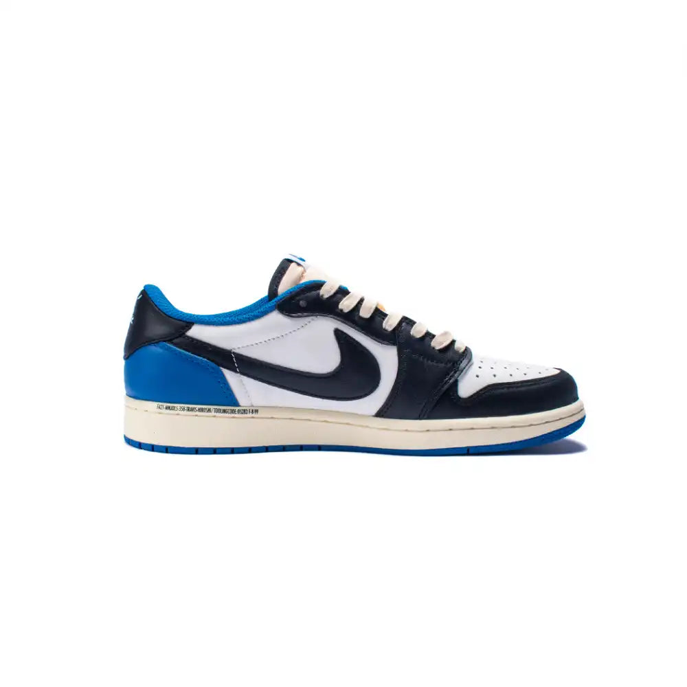 Tênis Travis Scott x Fragment Design x Air Jordan 1 Low