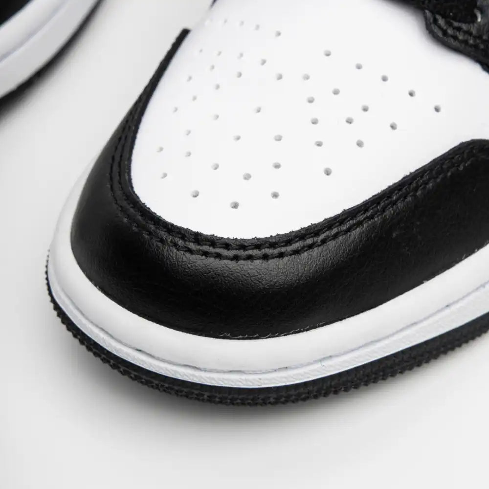 Tênis Nike Air Jordan 1 Low Panda