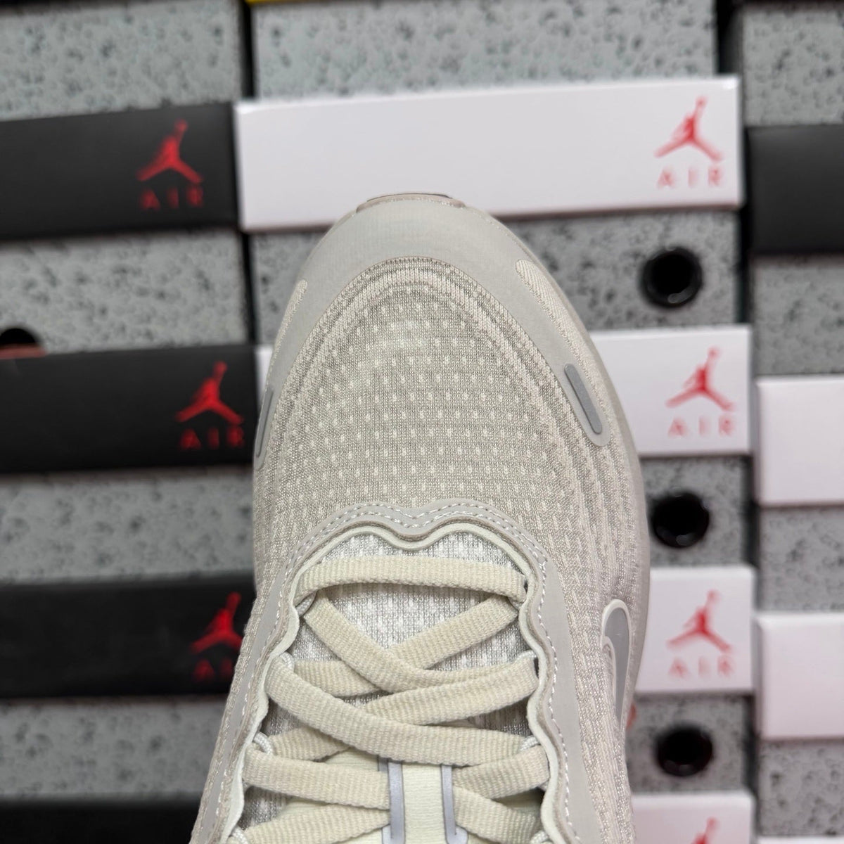Air Zoom Vomero Plus Ligh Bone