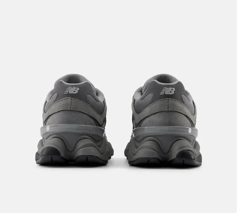 Tênis New Balance 9060 Team Away Grey