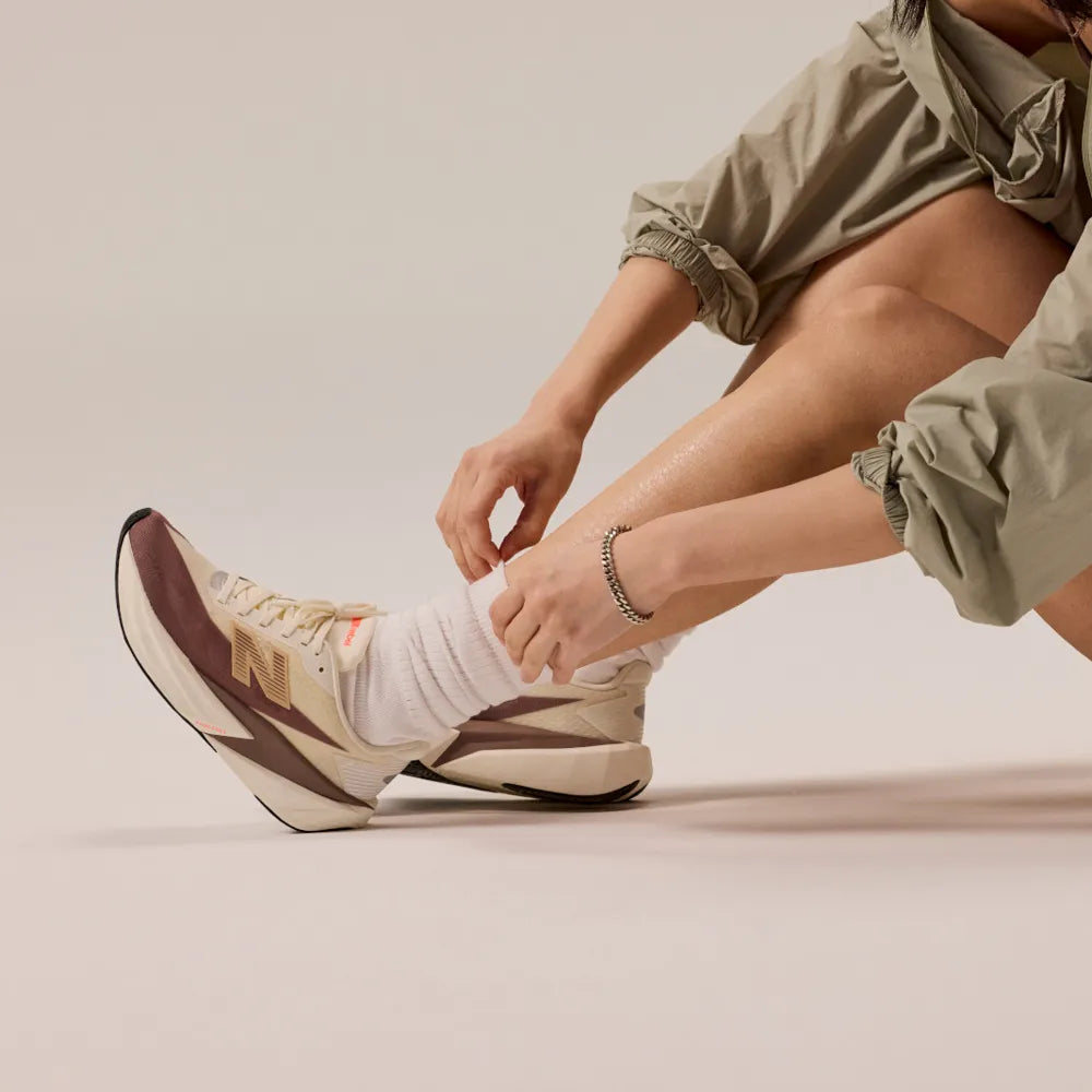 Tênis New Balance Fuelcell Rebel V5