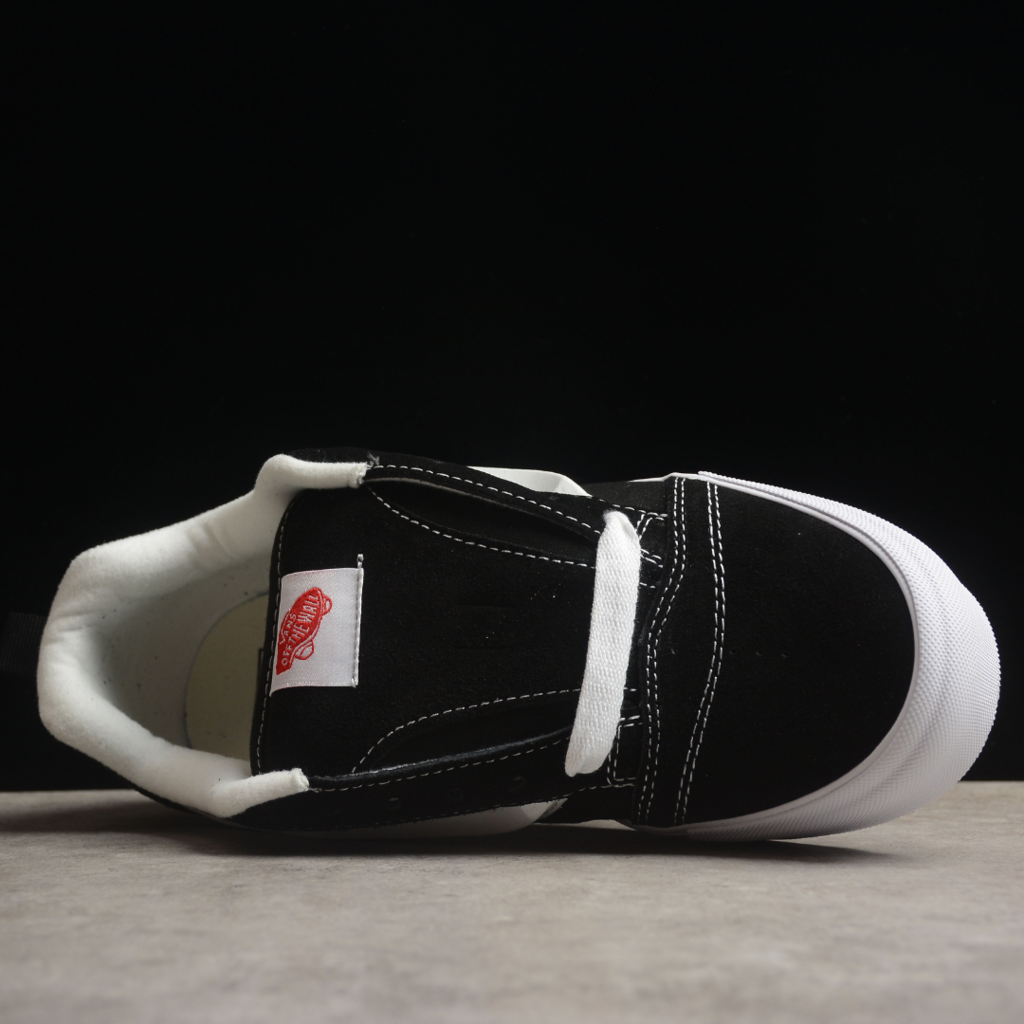 Tênis Vans Knu Skool Black True White