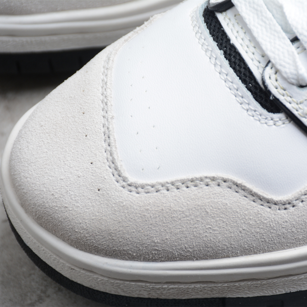 Tênis New Balance 550 White Black