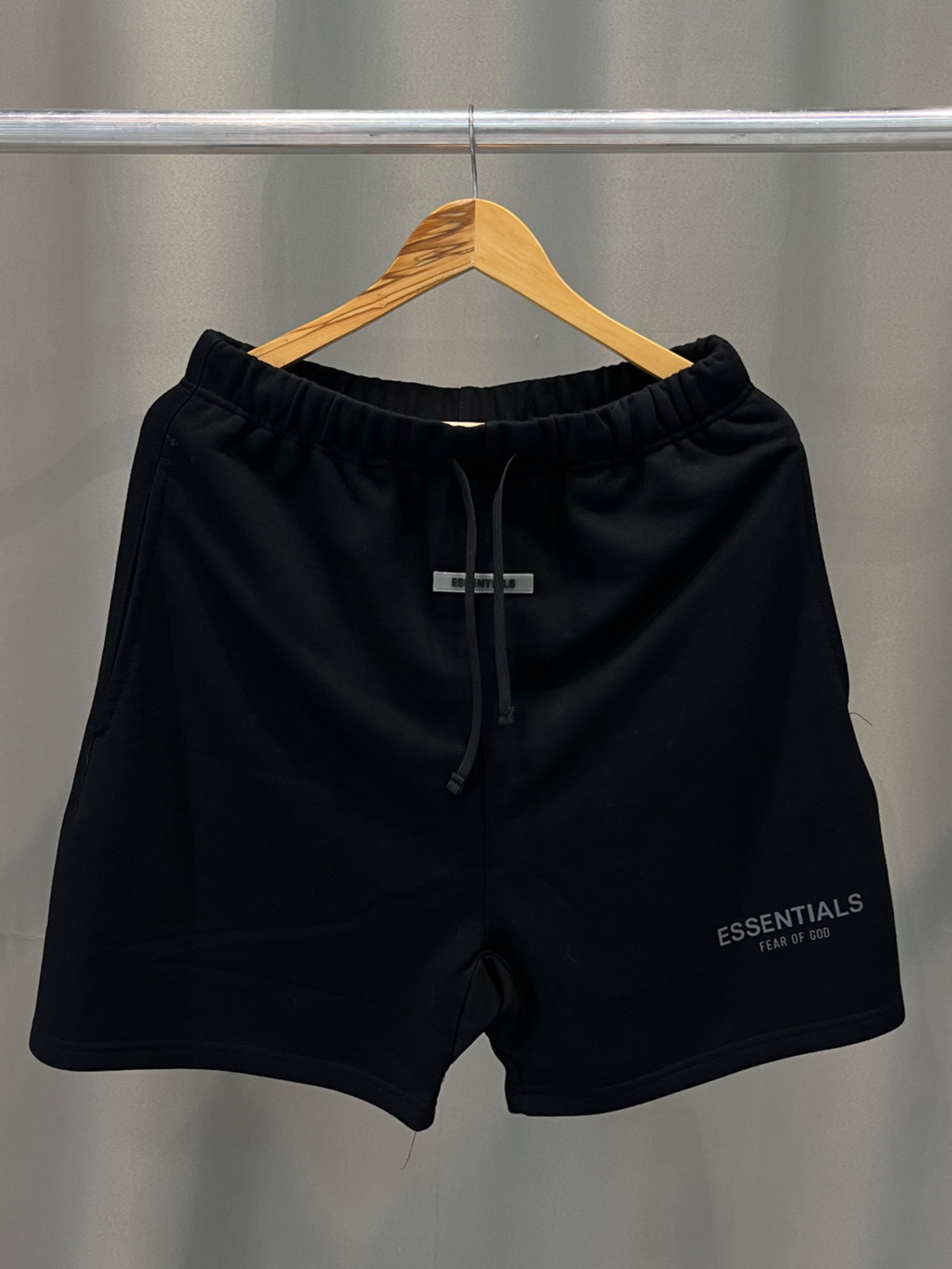 Shorts ESSENTIALS FOG Moleton Black Logo Refletivo